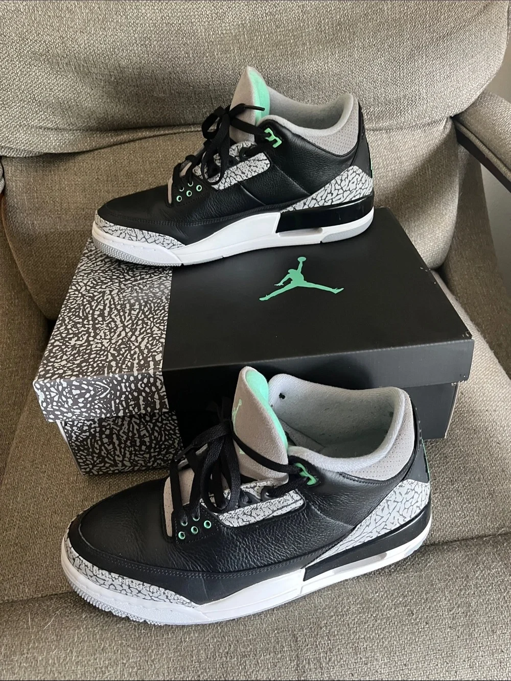 Jordan Black/Grey/Mint Green Retro 3 Sneakers